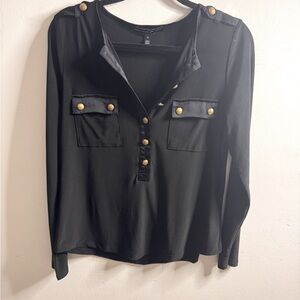 White House black market size medium top long sleeve smoke free home